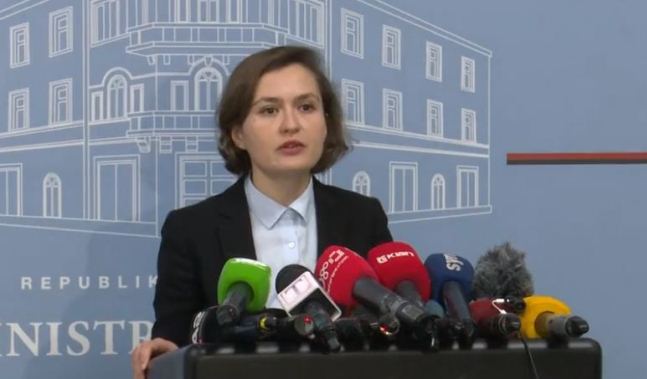 Krijohen klasa virtuale: Jo zevendesim oresh dhe shtyrje te Matures Shteterore